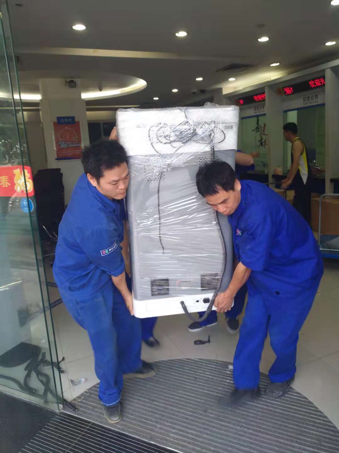 搬家公司专业搬家，为你省心，省力！